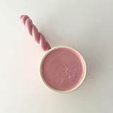 Koffiemok met twist handvat onderkant