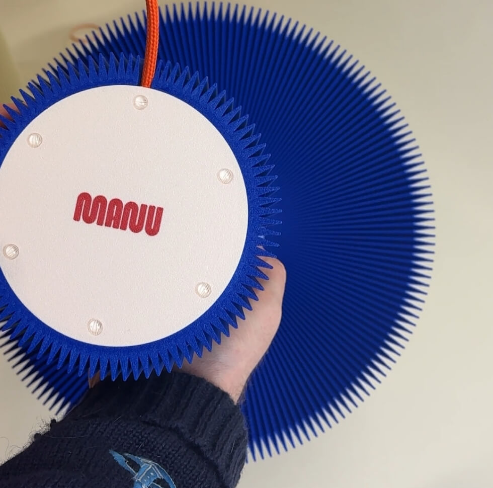 manu matters teen lamp blauw onderkant