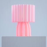 Imui design lamp roze op stenen paal