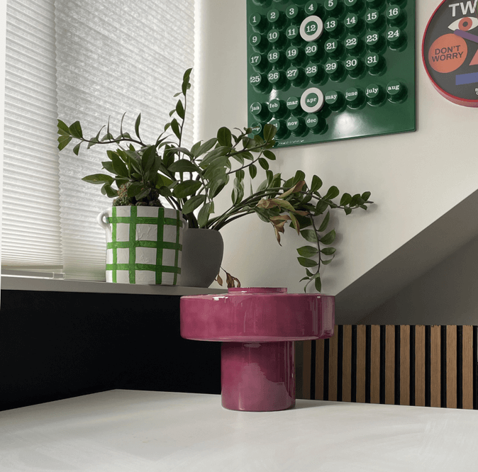 C-creation foza lamp paars op bureau