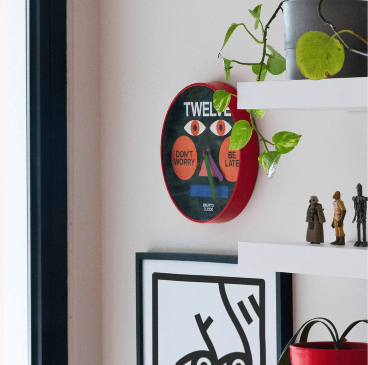 Brutto be late klok aan de muur