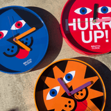 Verschillende brutto design wandklokken