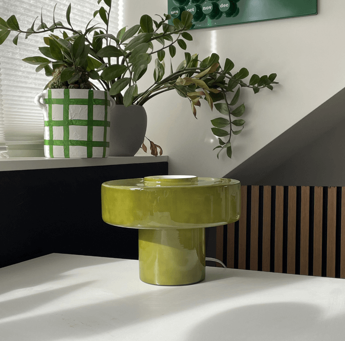 Retro Tafellamp Groen in de zon