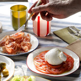 Maegen bord never count years or glasses of wine met maaltijd