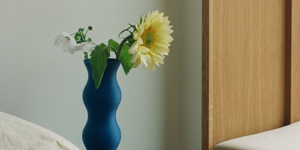 ninetyoneninetytwo vaas blauw met bloem