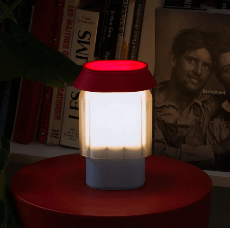 Nour Lamp Warren & Laetitia op tafel