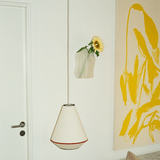 Roma muurvaas wit in woonkamer