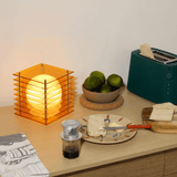 Lop lamp bang oranje in keuken