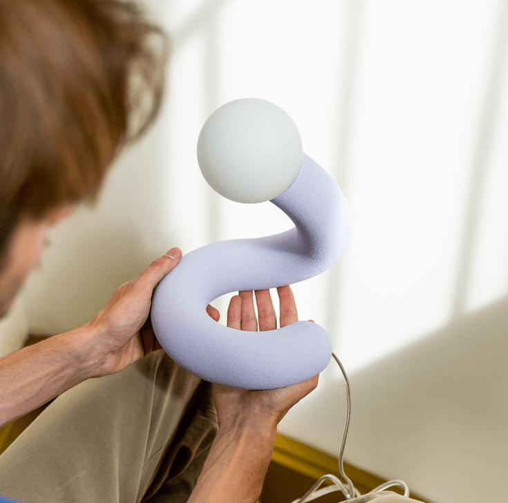 Big Boa Lamp in hand