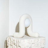 Emil Robbrecht dancer lamp wit op kast