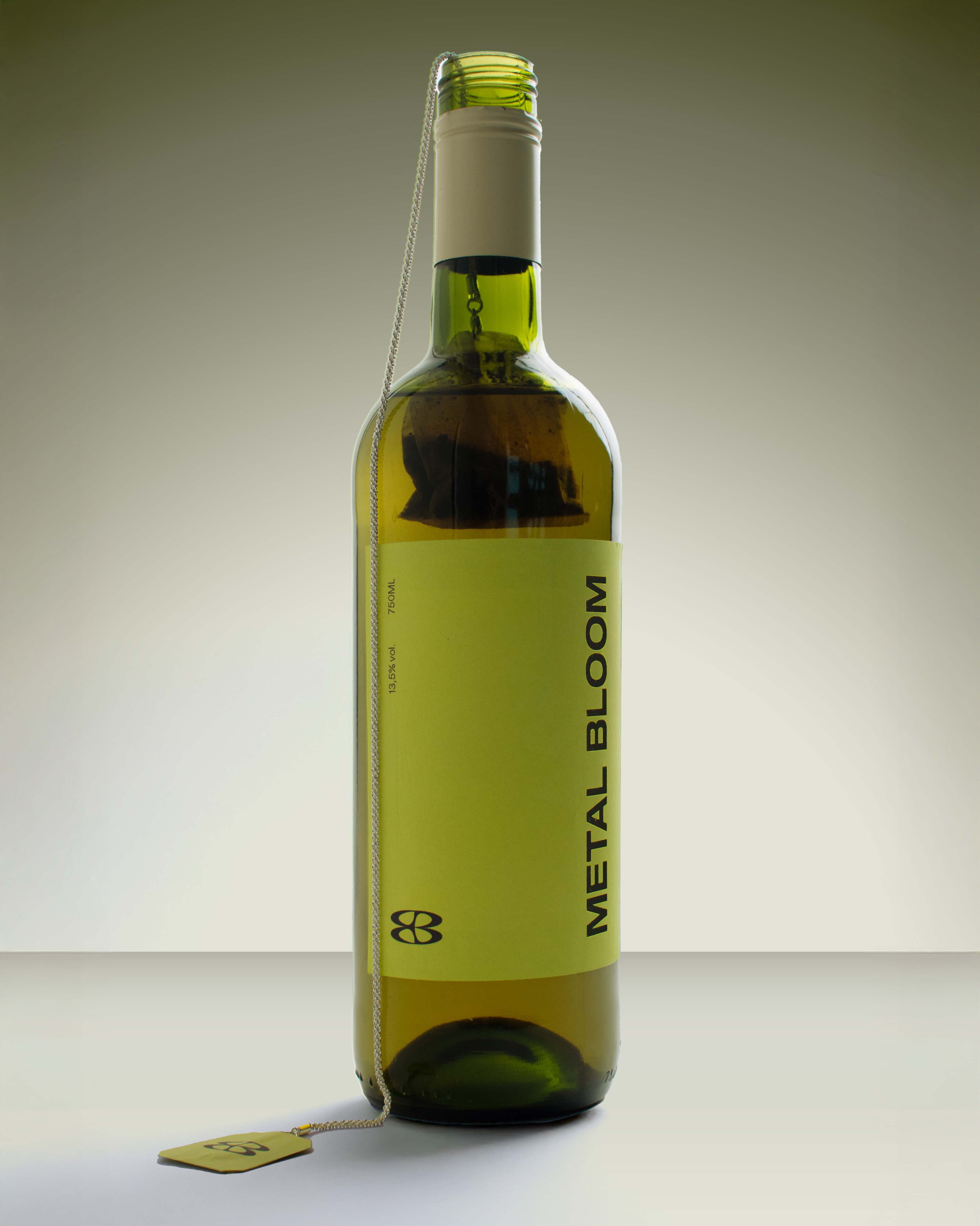 Metal bloom wijnfles