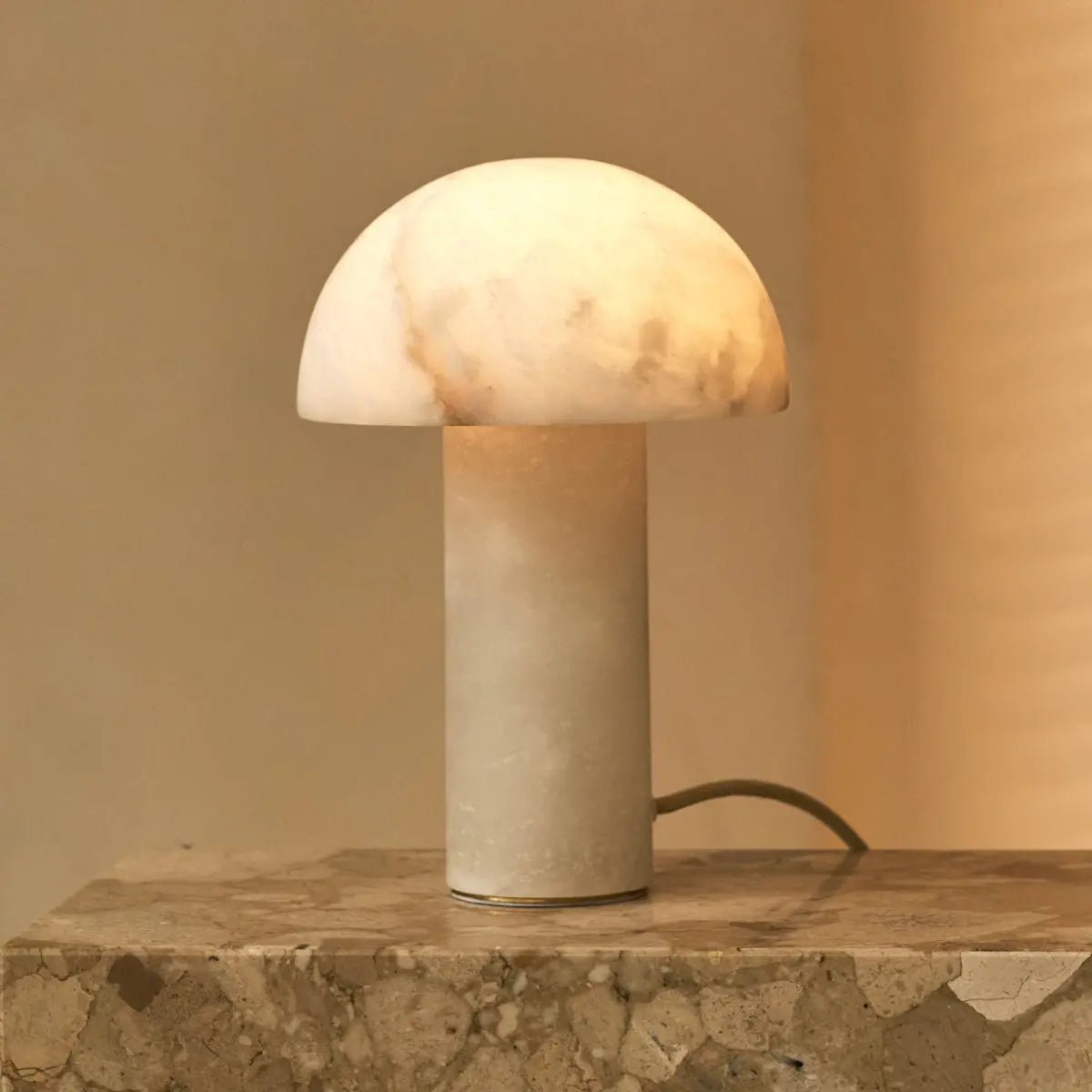 lamp van albast materiaal
