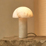 lamp van albast materiaal